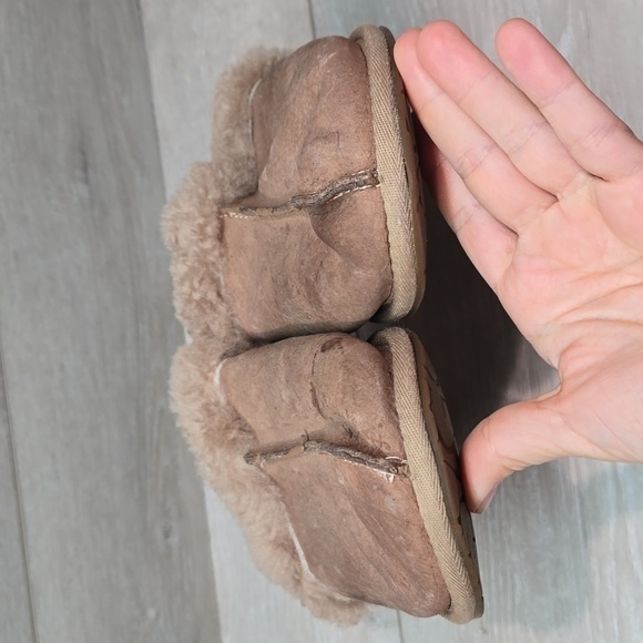 Ugg Australia Women Leather Sheepskin Slippers Flats shoes sz 9 - Picture 4 of 11